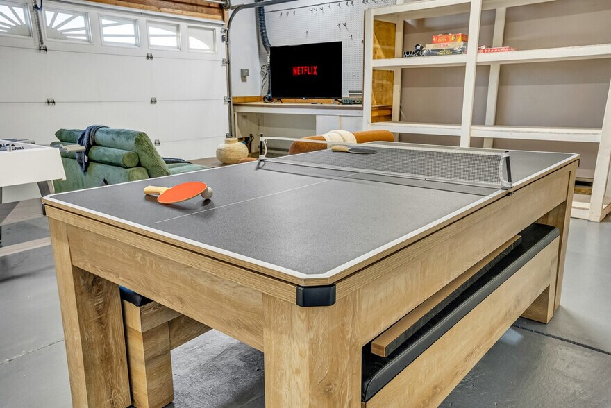 Building Photo - 5805 Silver Creek Valley Pl