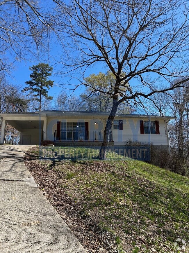 Building Photo - Two bedroom, ranch-style home in Hixson