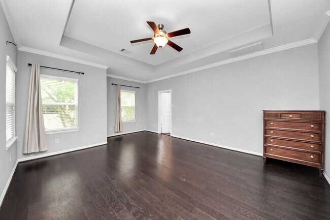 Building Photo - 2219 Bellefontaine