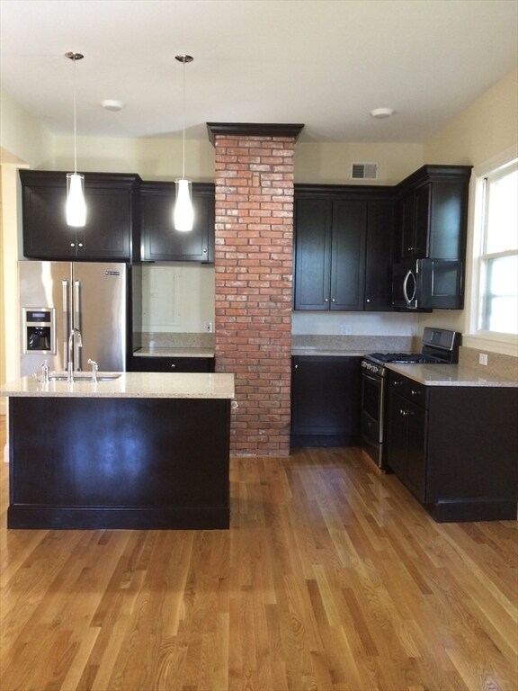 Building Photo - 34 Juniper St