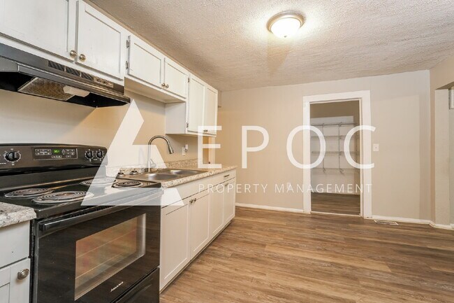 Building Photo - 1310 Phipps Ave