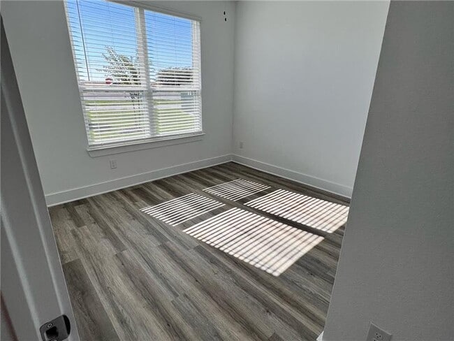 Building Photo - 2530 Alister Ln