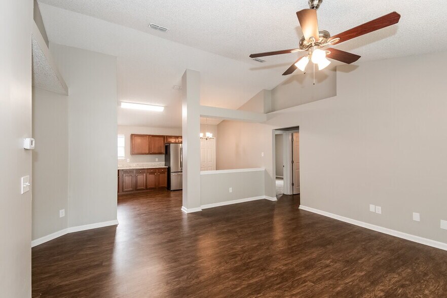 Building Photo - 1821 Sheraton Lakes Cir