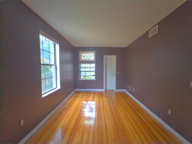 Building Photo - 421 Wethersfield Ave