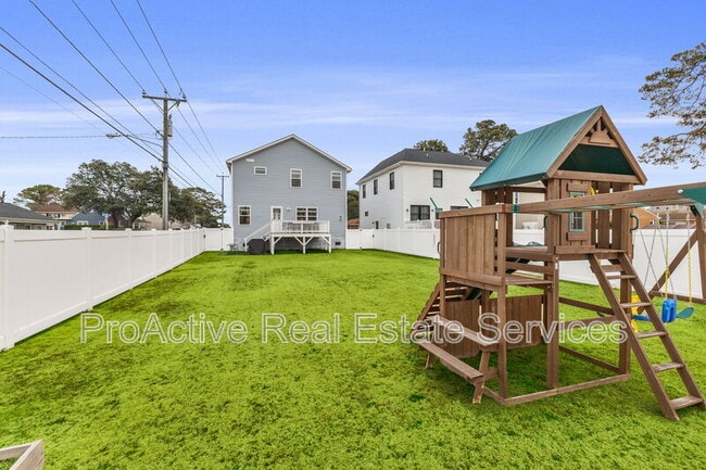 Building Photo - 9575 14th Bay St