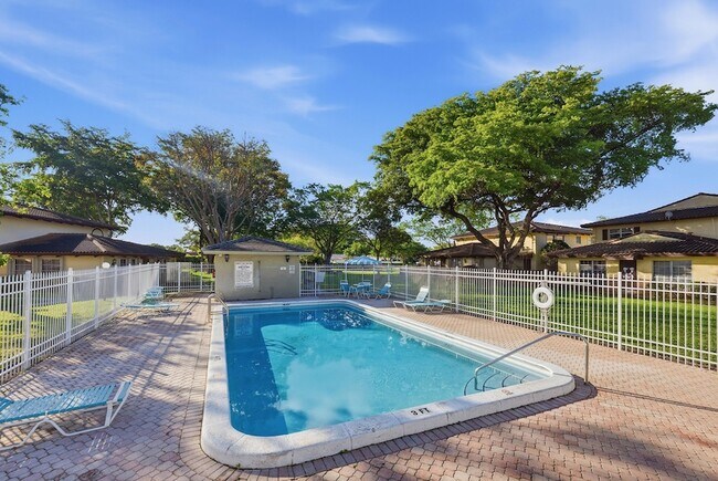 Building Photo - 8811 NW 28th Dr