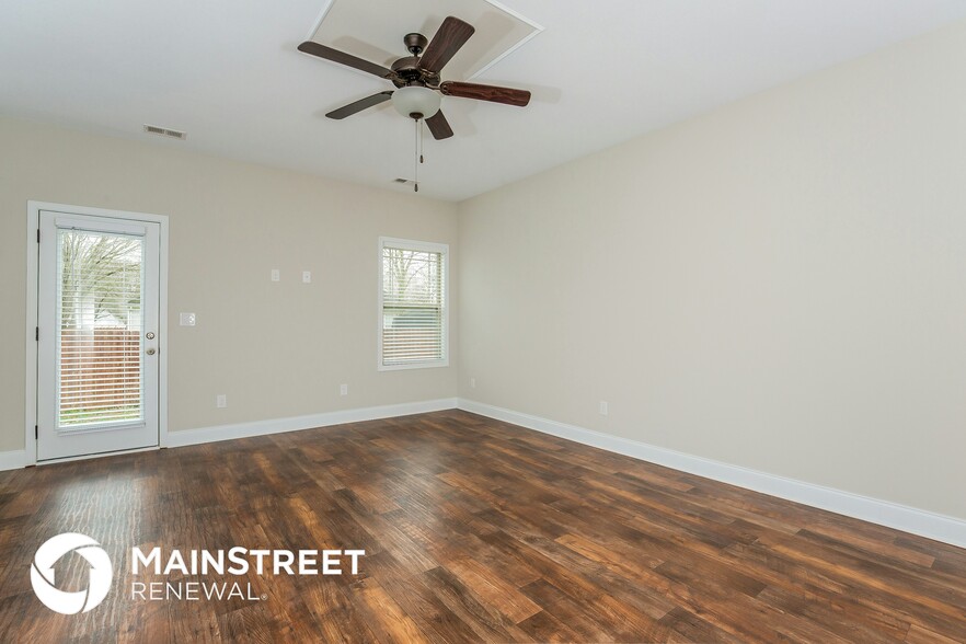 Building Photo - 1209 Catawba Way