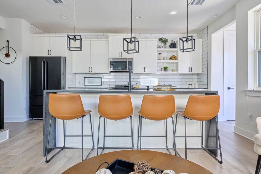 Building Photo - 4615 S 2nd St