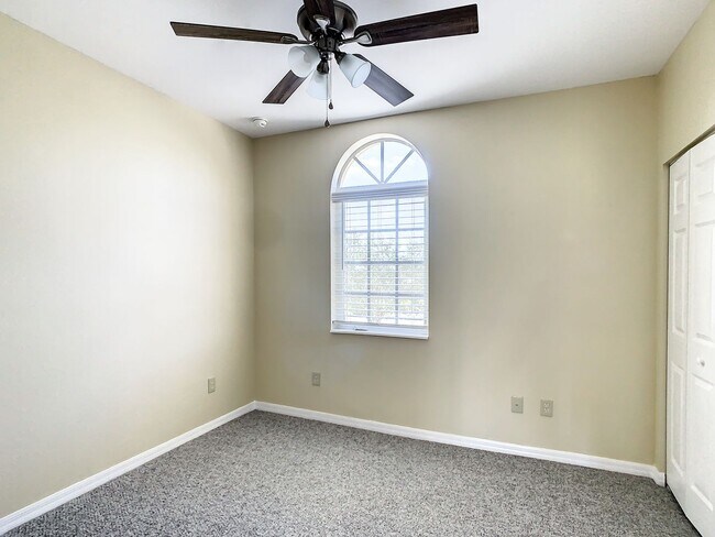 Building Photo - Deep Creek Townhome - Golf Course View (ONE FREE MONTH RENT FOR QUALIFIED APPLICANTS!)
