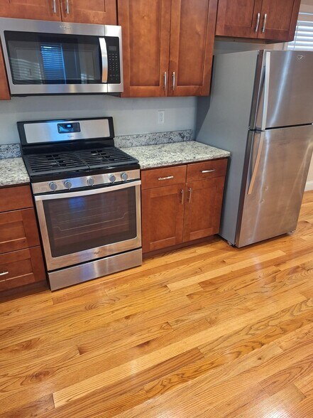 Building Photo - 435 Walnut St