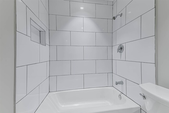 Building Photo - 6853 Chasewood Dr