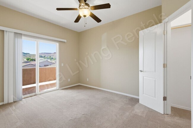 Building Photo - CENTRALLY LOCATED LA COSTA TOWNHOME