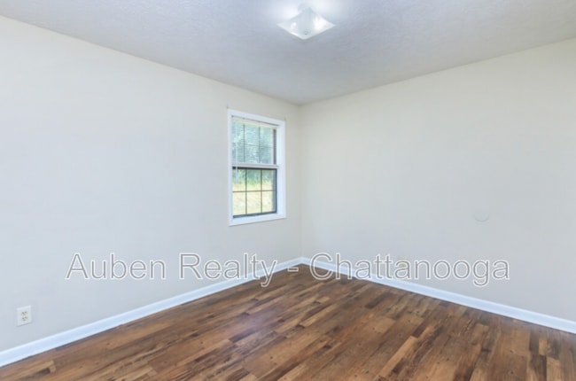 Building Photo - 112 S Ridge Dr