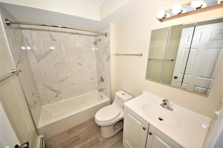 Building Photo - 9422 S 78th Ct
