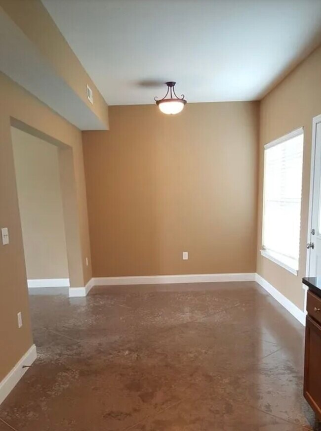 Building Photo - 330 Walnut Creek Dr