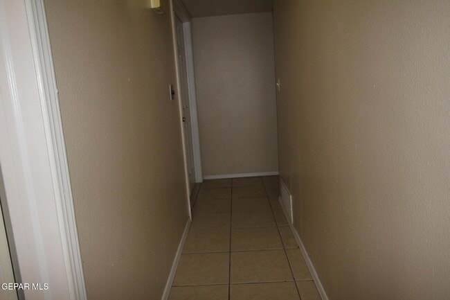 Building Photo - 10711 Ivanhoe Dr