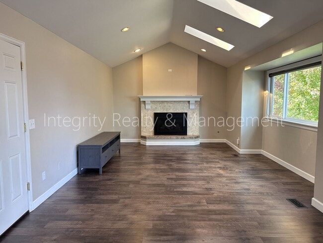 Building Photo - 1 Foothill Ash