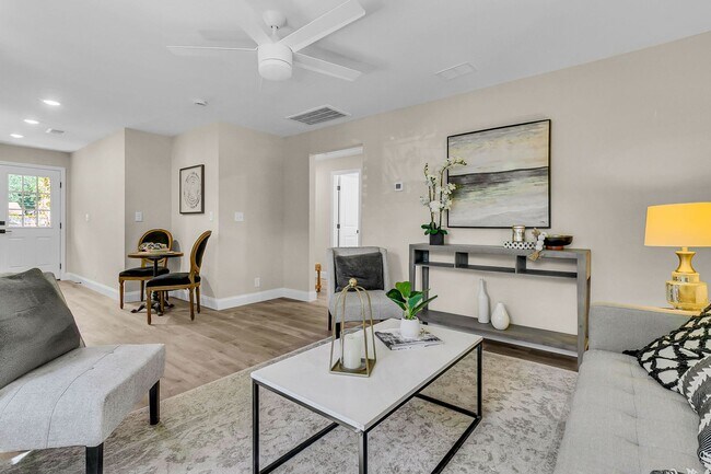 Building Photo - 635 Sequoia St