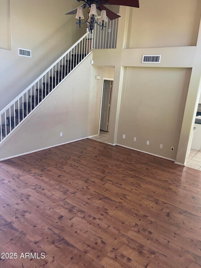 Building Photo - 1381 W Pelican Ct