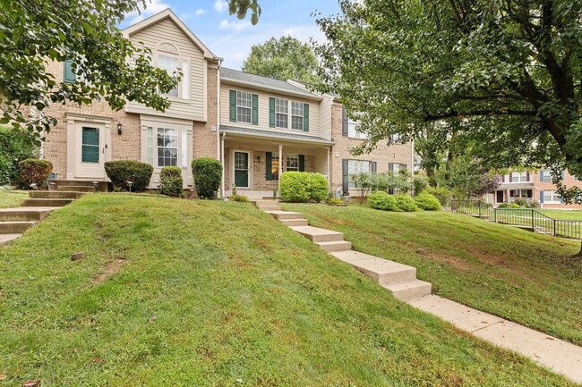 Building Photo - 3 bedroom County Walk Townhouse
