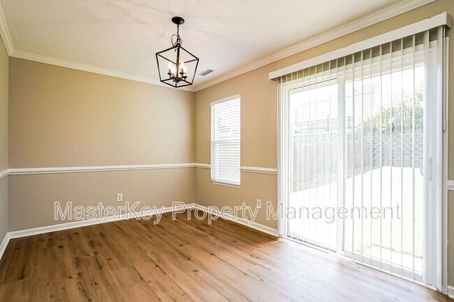 Building Photo - 6852 Harter Ct