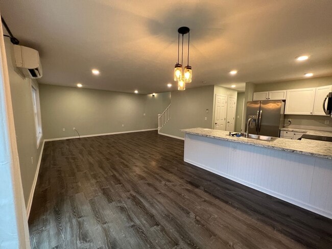 Building Photo - 723 Eastgate Pl