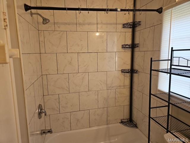 Building Photo - 305 Chisholm St