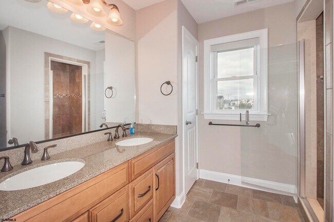 Building Photo - 352 31st St S