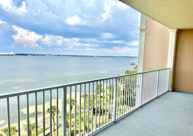 Building Photo - 2400 Grandiflora Blvd