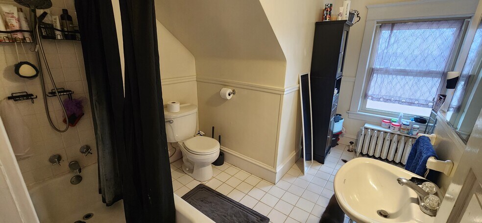 Building Photo - 1900 Colfax Ave S