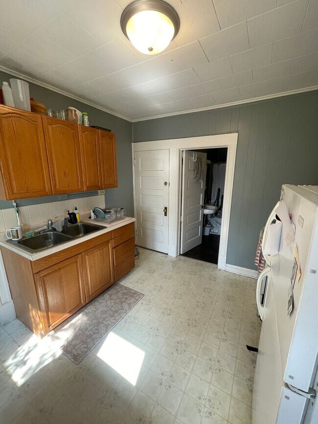 Building Photo - 309 N 26th Ave W
