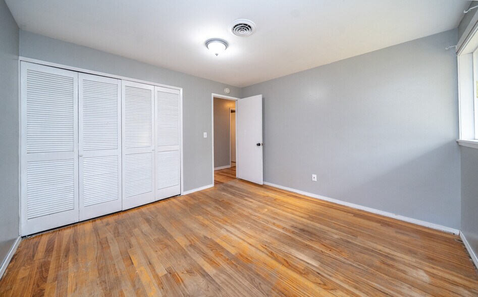 Building Photo - 3512 East Ben Burr Boulevard