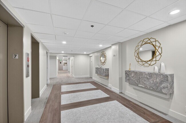 Building Photo - 4511 S Ocean Blvd