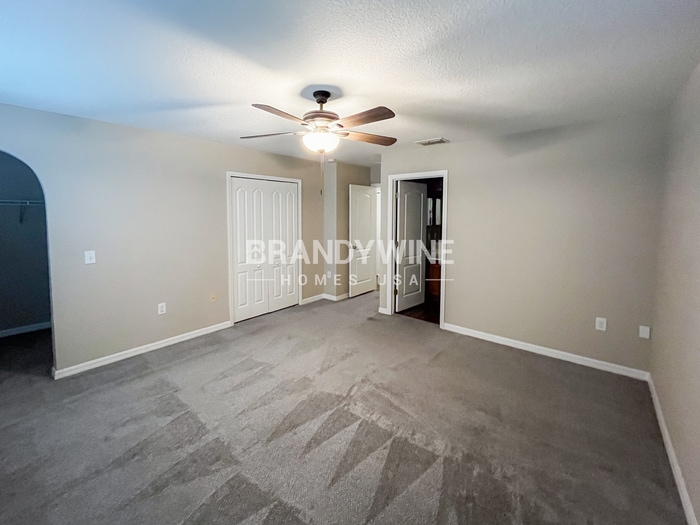 Building Photo - 8269 Halls Hammock Ct