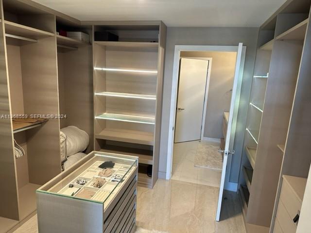 Building Photo - 16385 Biscayne Blvd