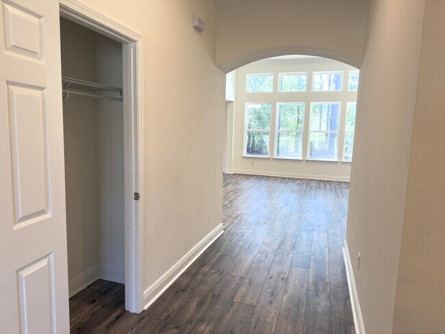 Building Photo - 296 Symphony Way
