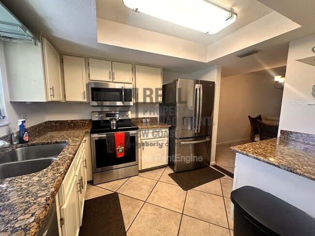Building Photo - 28100 Pine Haven Way
