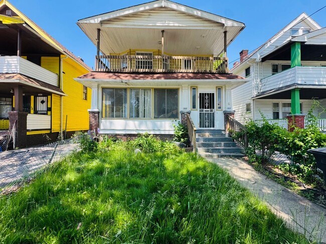 Building Photo - 12633 Edmonton Ave