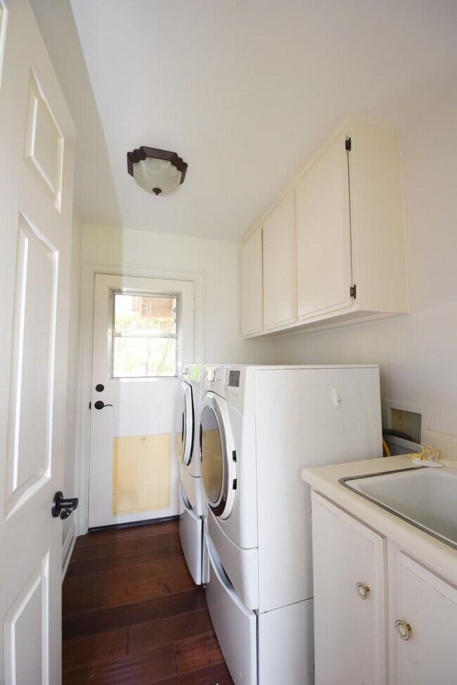 Building Photo - 6490 La Senda Ct