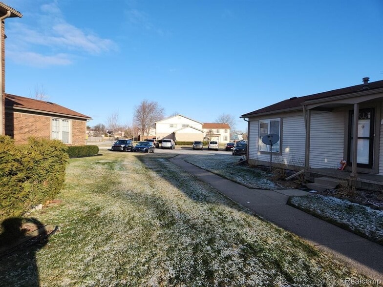 Building Photo - 8904 Shawn Dr