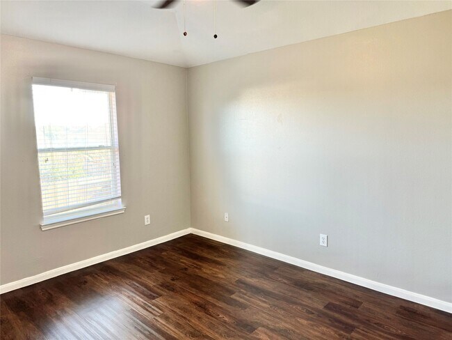 Building Photo - 2911 Silver Shore Ln