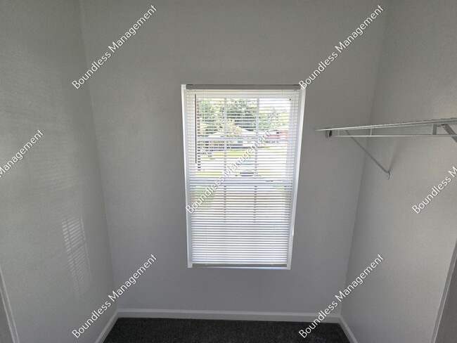 Building Photo - 2874 Sylvan Rd