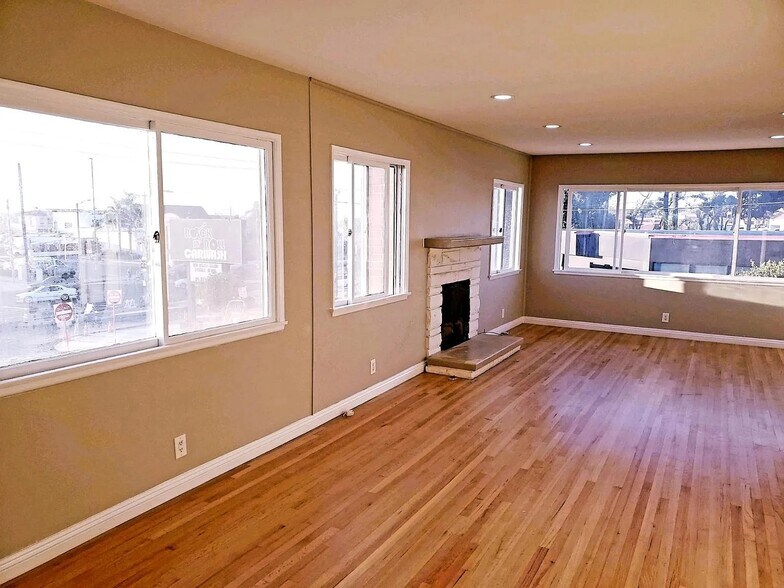 Building Photo - 822 10th St