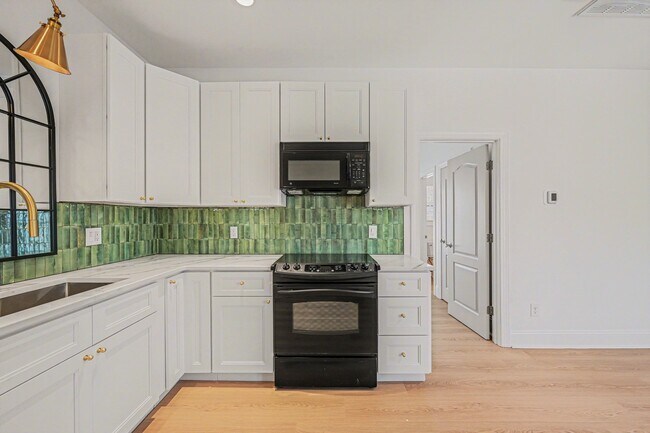 Building Photo - 140 Harper Lee St