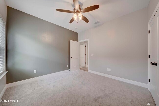 Building Photo - 4447 Huckleberry Ln