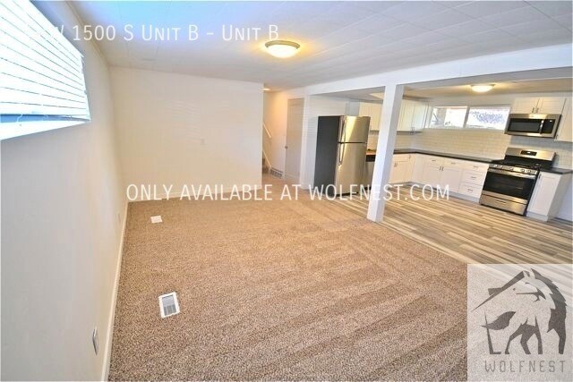 Building Photo - No Security Deposit Option! Incredible 3 B...
