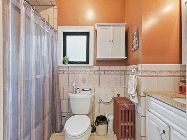 Building Photo - 207 19th St