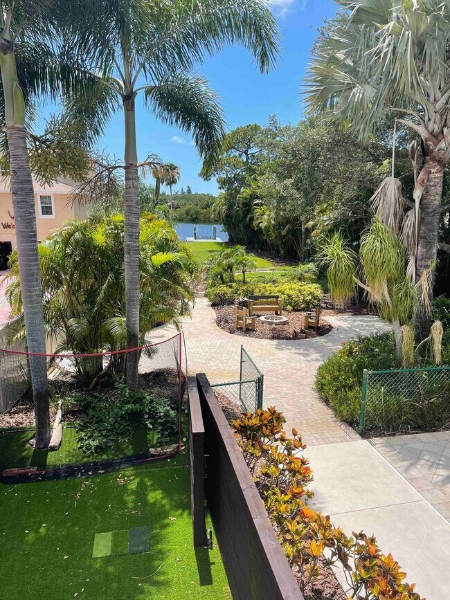 Building Photo - 4 Bed/2 Bath Waterfront Paradise with Pool, Dock & Gulf Access in Baileys Bluff