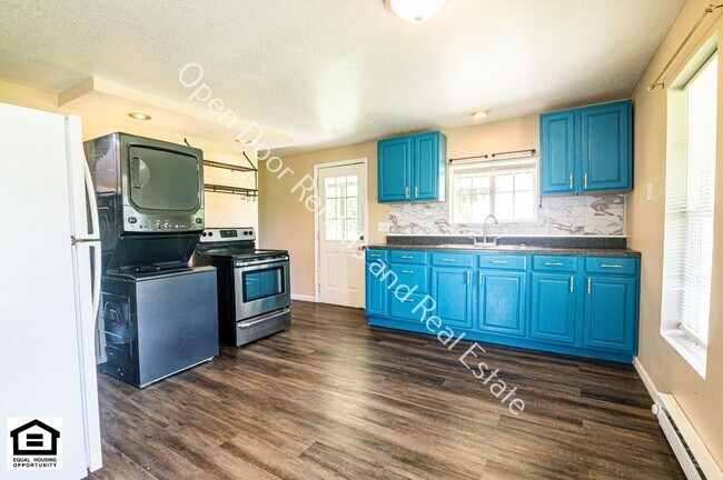 Building Photo - 1418 Sunshine Ave