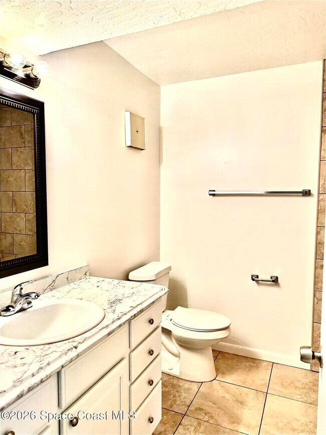 Building Photo - 2100 Forest Knoll Dr NE